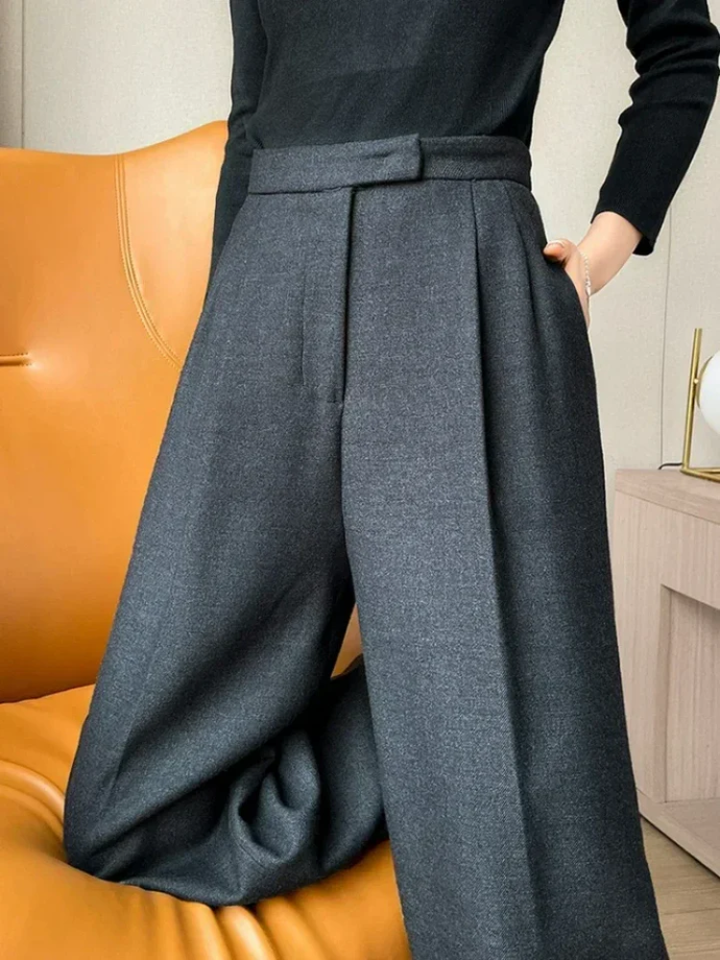 Pantalones casuales de Emilorina